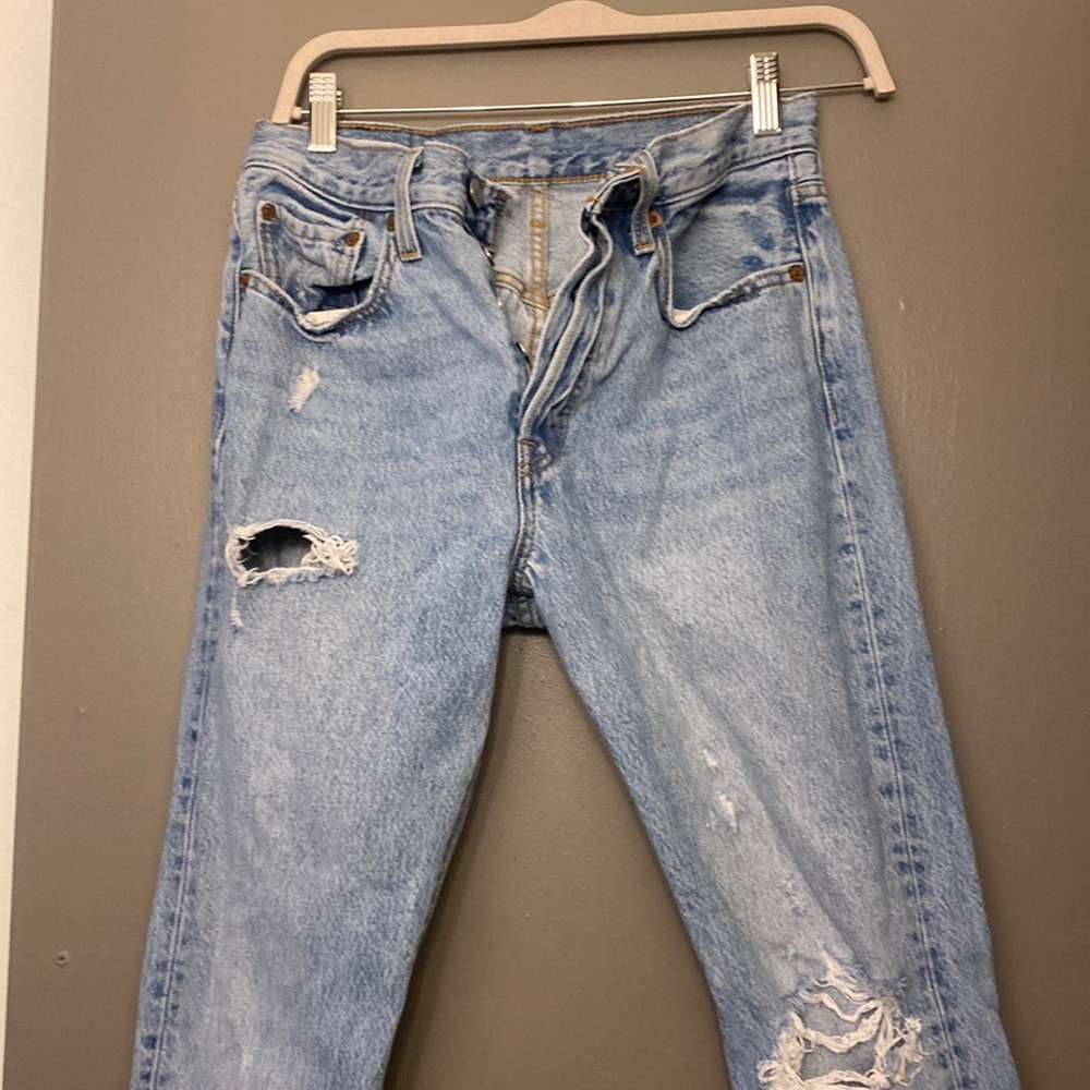 Levi 501 Skinny distressed jeans size 27